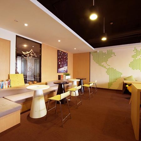 IU Hotel Shanghai Dongchuan Road Metro Station Bagian luar foto