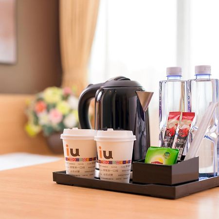 IU Hotel Shanghai Dongchuan Road Metro Station Bagian luar foto