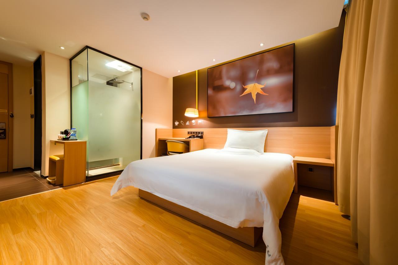 IU Hotel Shanghai Dongchuan Road Metro Station Bagian luar foto