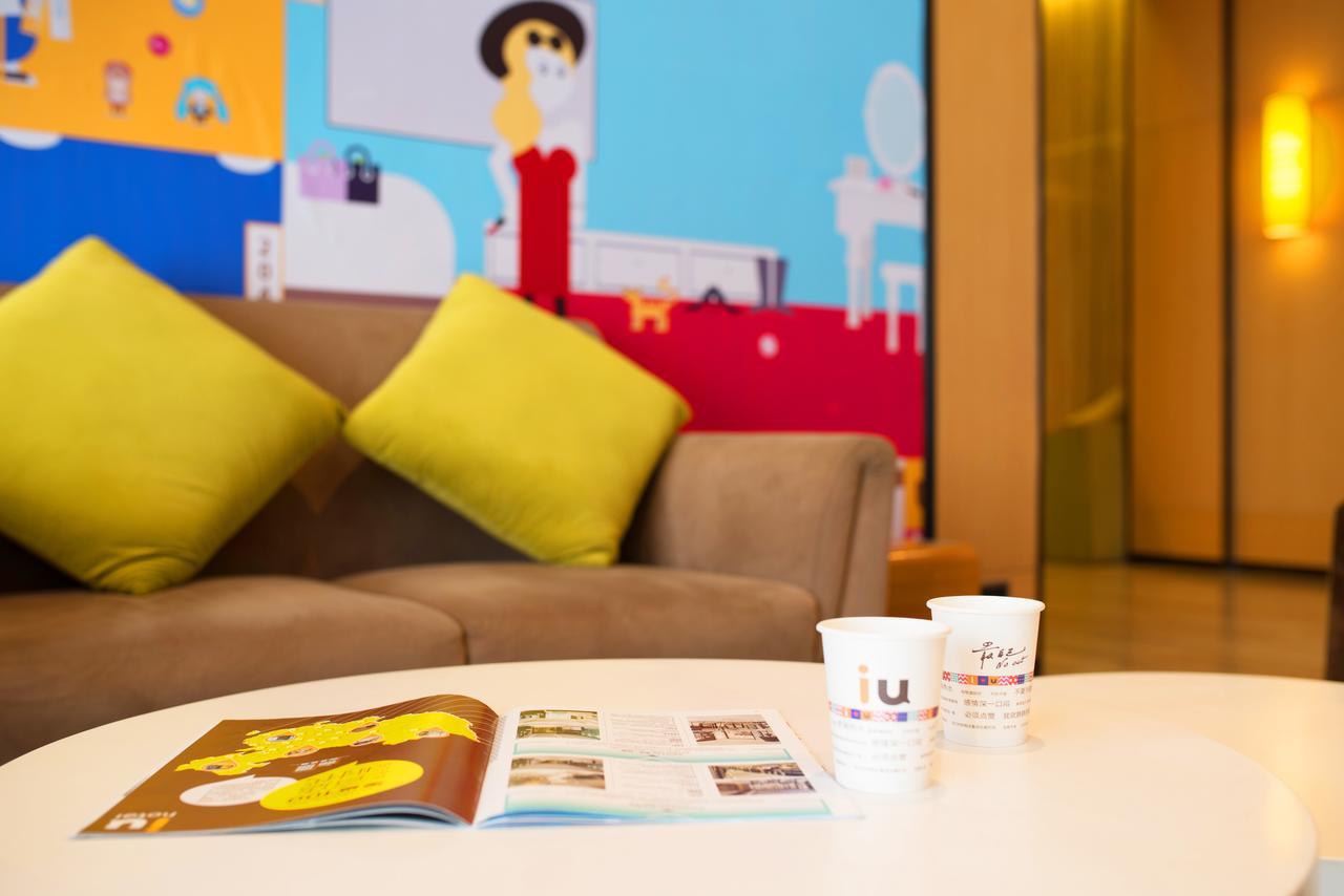 IU Hotel Shanghai Dongchuan Road Metro Station Bagian luar foto