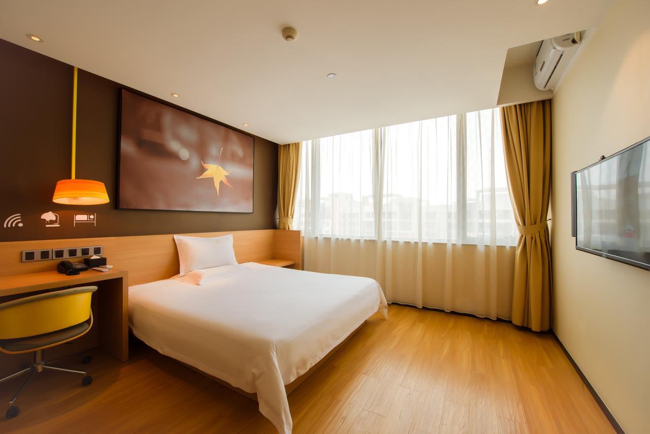 IU Hotel Shanghai Dongchuan Road Metro Station Bagian luar foto